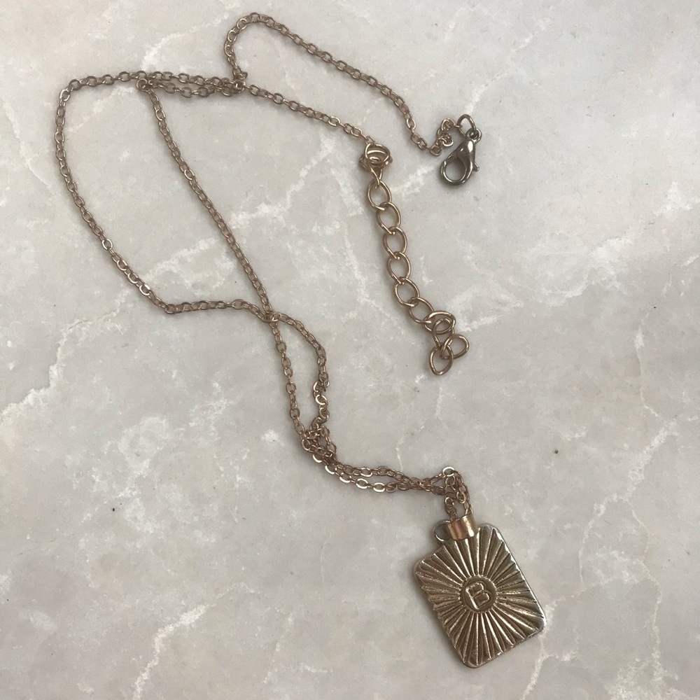 B necklace - Picture 4 of 4
